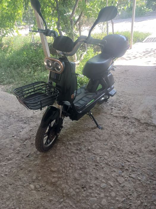 Elektro skuter sotiladi