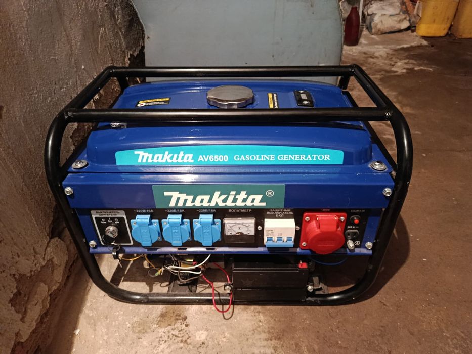 Бензогенератор макита