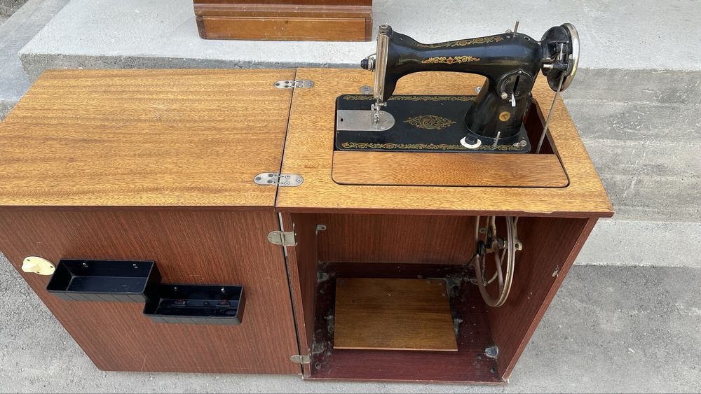 Tikuv mashinasi sotiladi