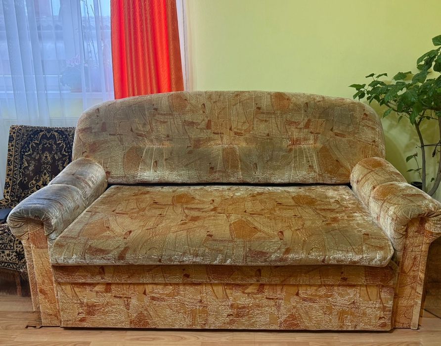 Vând mobilă sufragerie,+ 2 canapele  în stare  bună. Inf 0745996853
