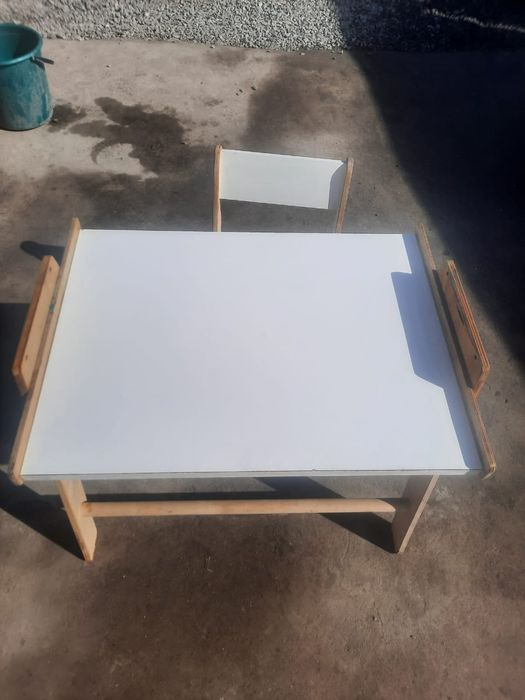 Детский стол и стул