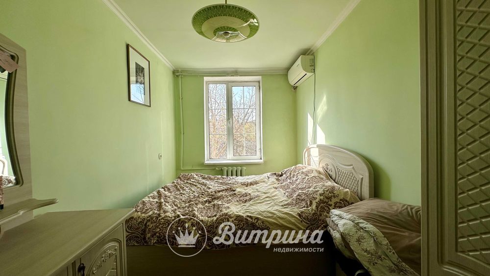 Подается 2-х комнатная около метро Космонавты