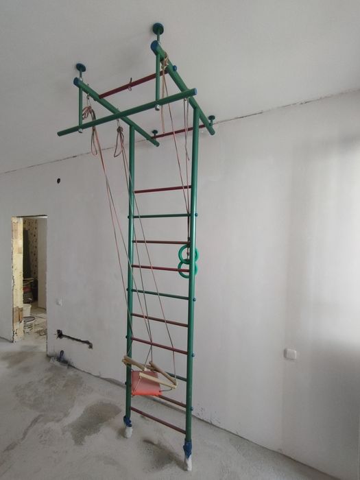 Шведская стенка с турником