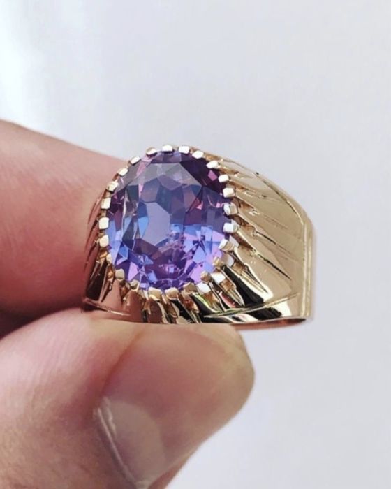 Золотое кольцо 583 пробы с александритом