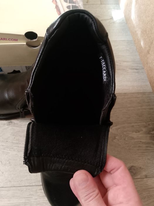 Срочно Продам ботинки