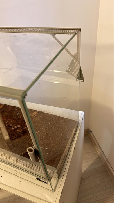 Terrarium diversa 60x30x30 – ideal pentru gecko, șarpe,