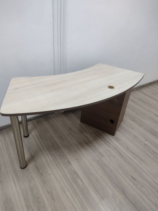 Офис бюро 150/60 см в много добро състояние