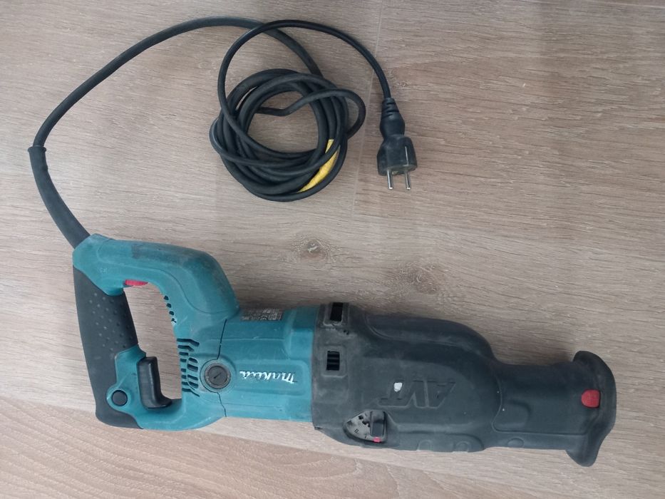 Fierestrau sabie makita jr3070ct