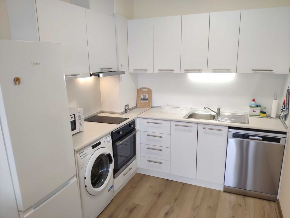 Дава се под наем Тристаен апартамент в Варна, Аспарухово - 113 кв.м за 950 € - Снимка #16