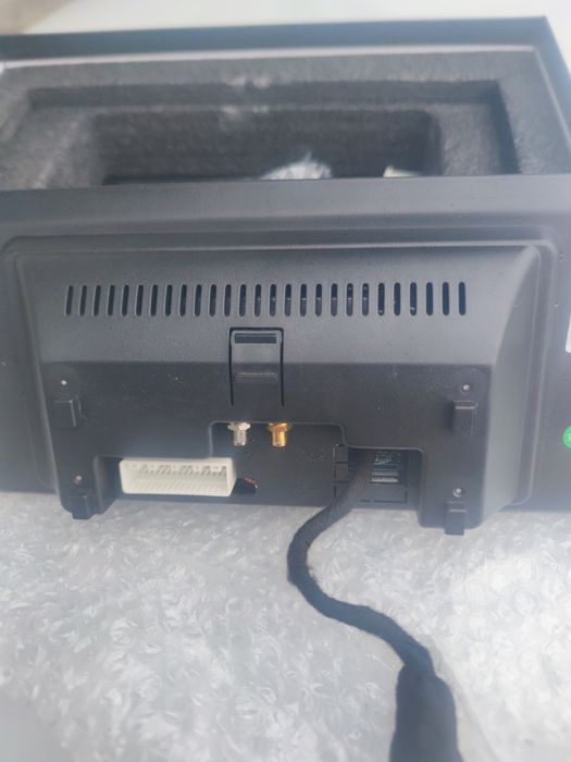 Мултимедия за Мерцедес W212