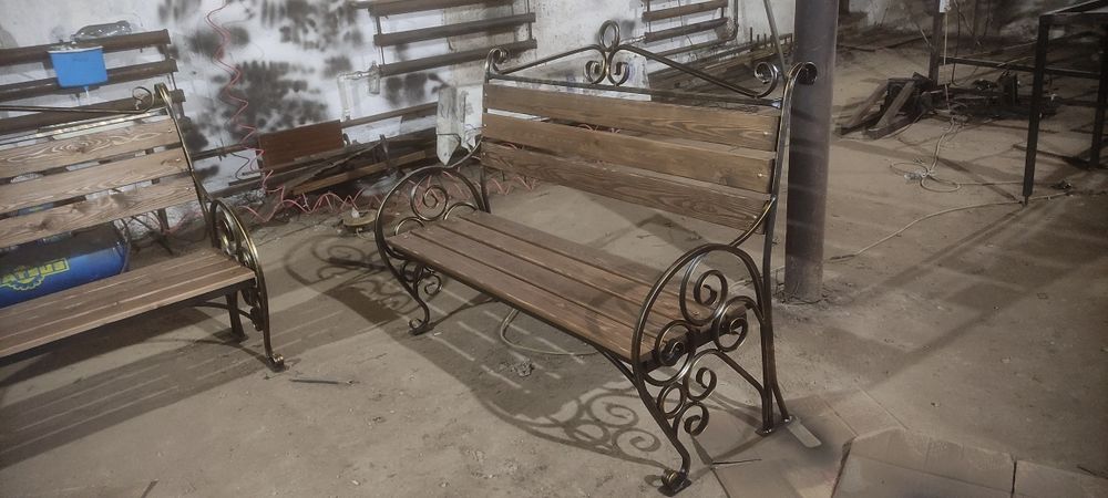 Садовая лавочка.