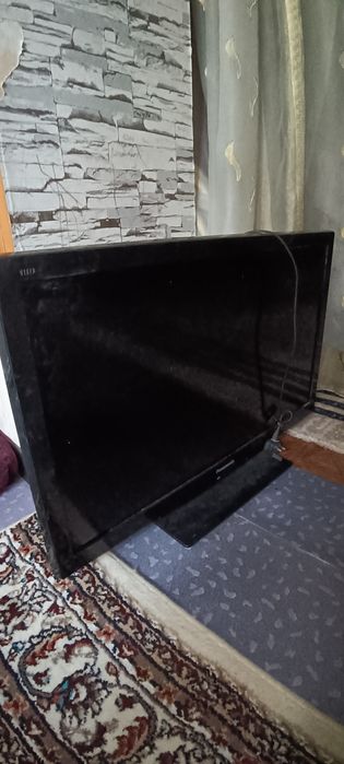 Продам телевизор жк Panasonic на запчасти.