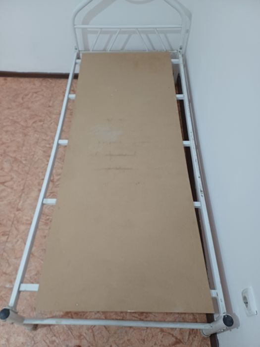 Продам кроват железны