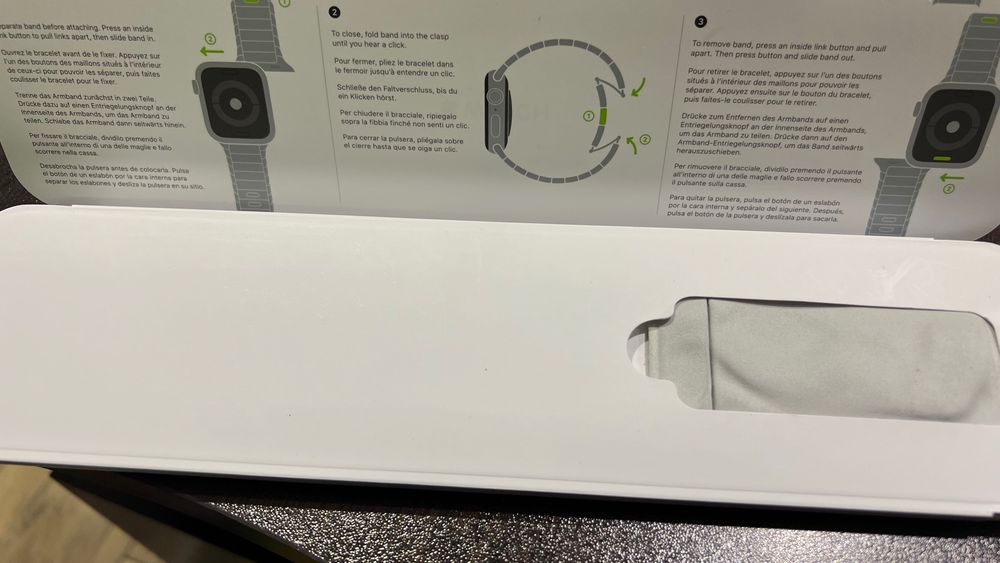 Продавам каишка - Apple space black stainless steel link bracelet