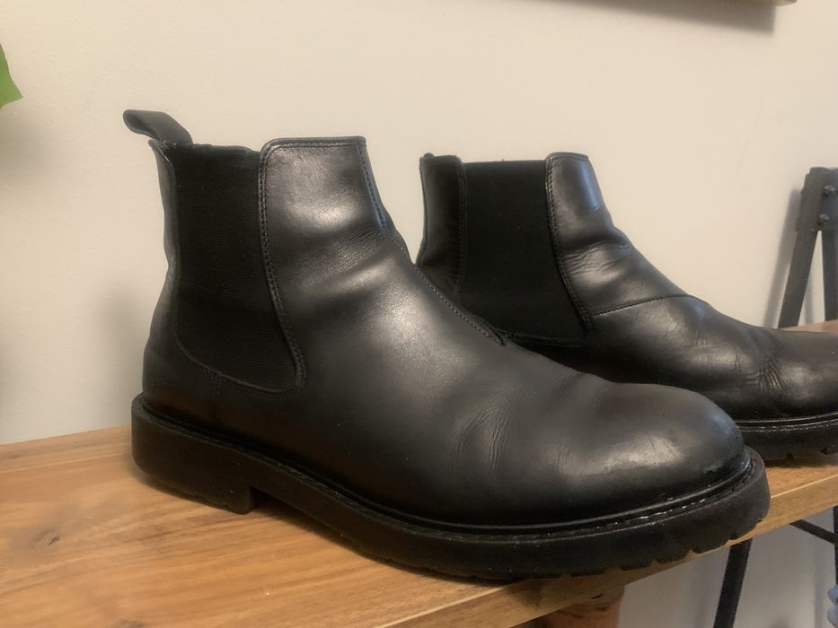 Продам кожанные ботинки 42 размера