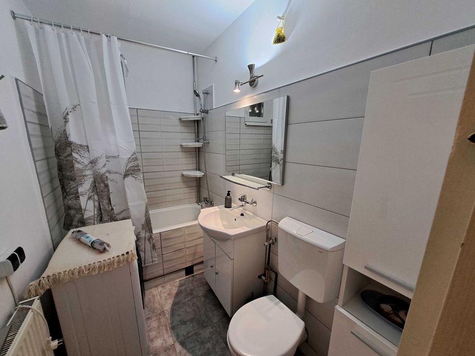 Inchiriez apartament 3 camere, Tg. Mures, Tudor