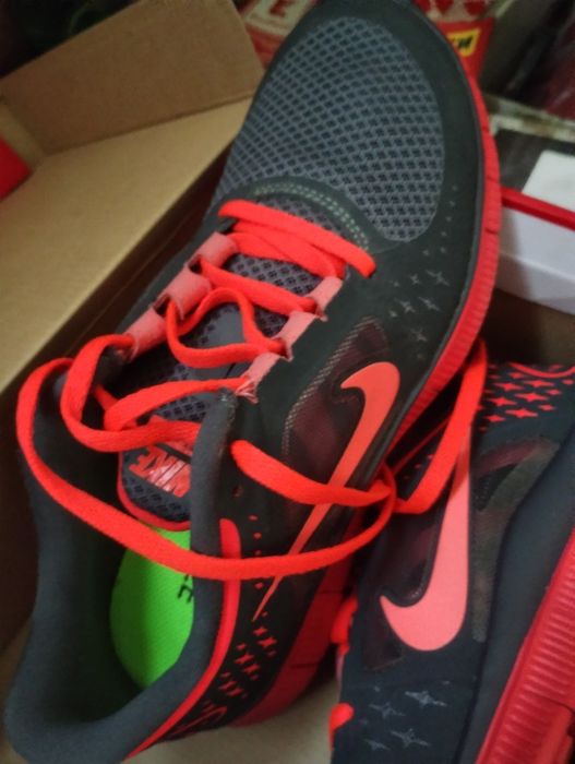 Нови дамски маратонки"Nike"