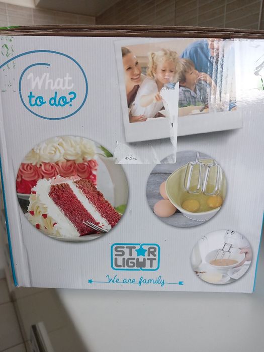 Vând mixer cu bol Star Light, nou la cutie,produs de calitate.