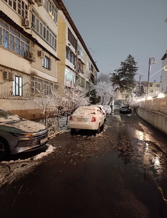 Продается 4-комнатная квартира 70 м², Юнусабад Центр, Ц-6, без ремонта