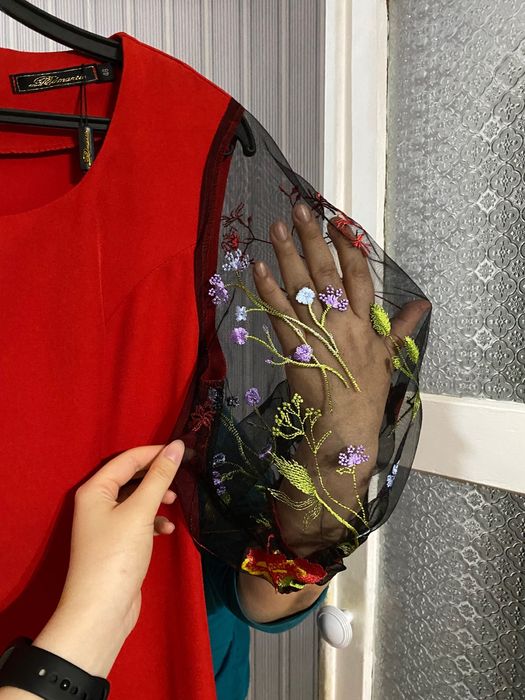 Вечернее красное платье