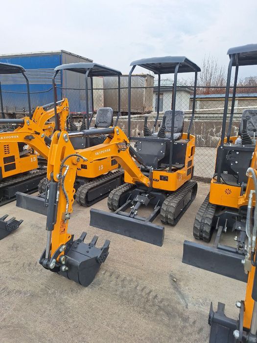 Mini ekskovator girdamoltli