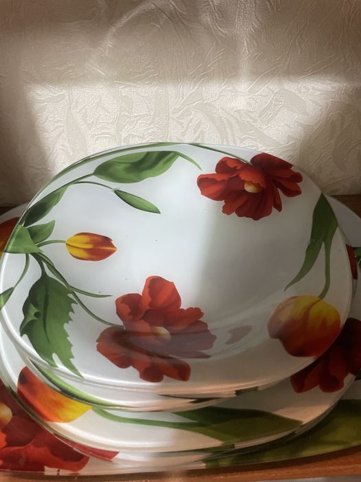 Продам набор тарелок