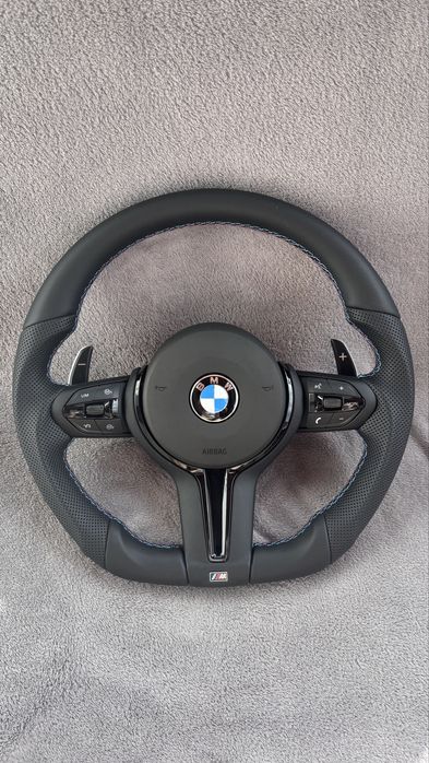 Volan BMW M tesit cu pade, compatibil cu generatiile F, F30 F10 F01 F20 F22 F25 F15 F16 F31 F11 F36 F34 F32 F33