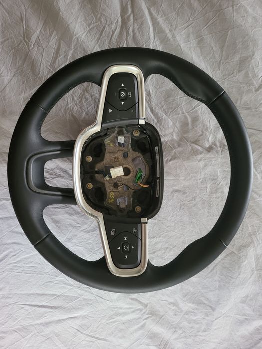 Volan Volvo XC40