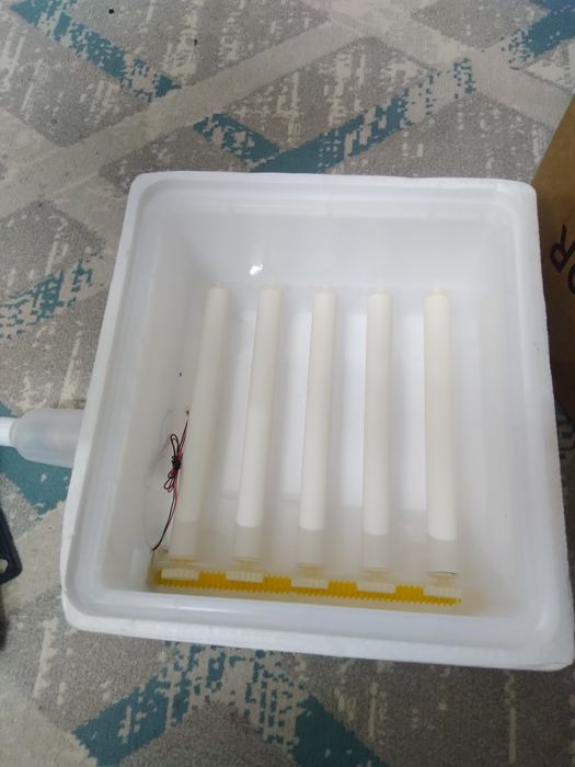 Инкубатор на 16 яиц