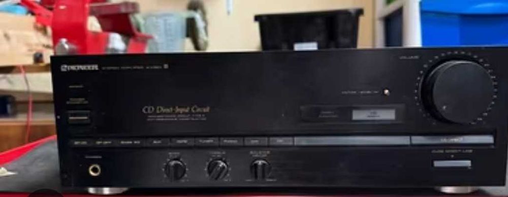 Amplificator stereo