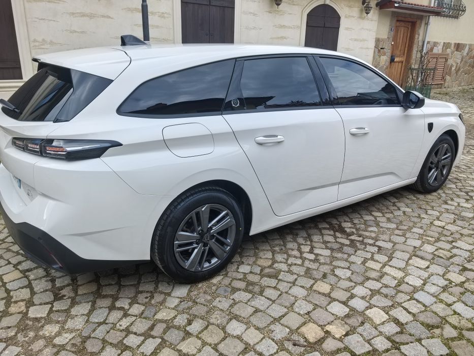 Peugeot 308 sw 2022Г.1.5HDI 131kc EAT8