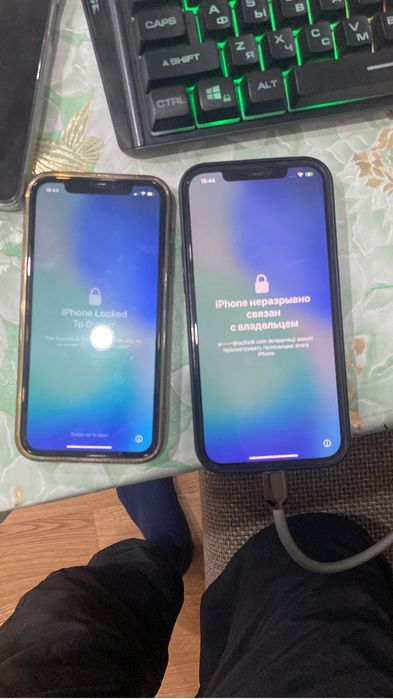 продам 2 айфона 12 прмкс и 11
