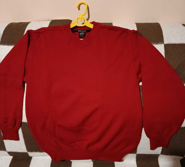 Червен вълнен мъжки пуловер