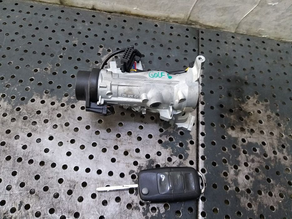Contact auto cu cheie vw golf 6 5k 1k0905851b