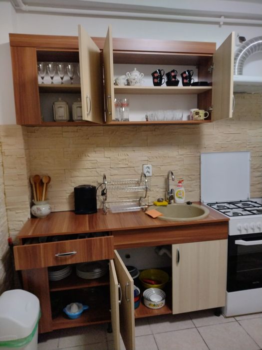Închiriez apartament