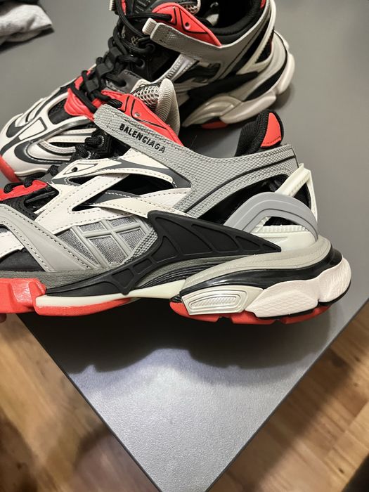ПОСЛЕДНА ЦЕНА!!!  Продавам оригинални Balenciaga track 2.0