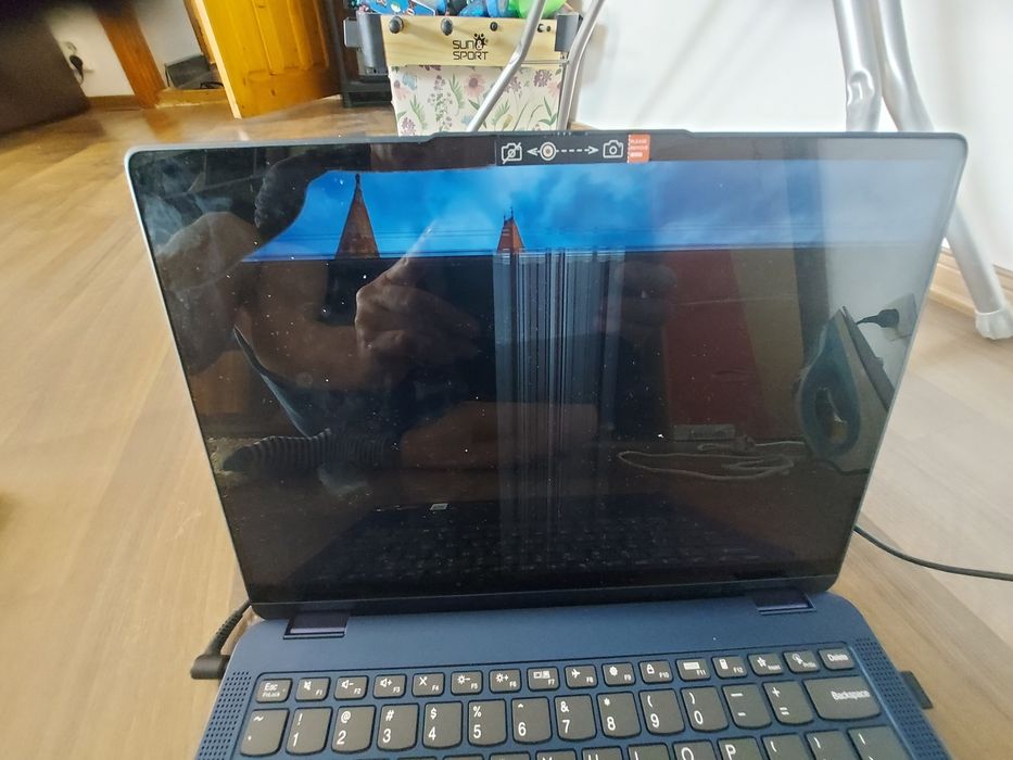 Vând laptop Lenovo defect
