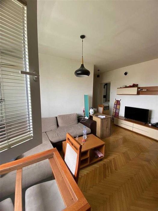 Дава се под наем Двустаен апартамент в Бургас, Славейков - 68 кв.м за 173.4 € - Снимка #2