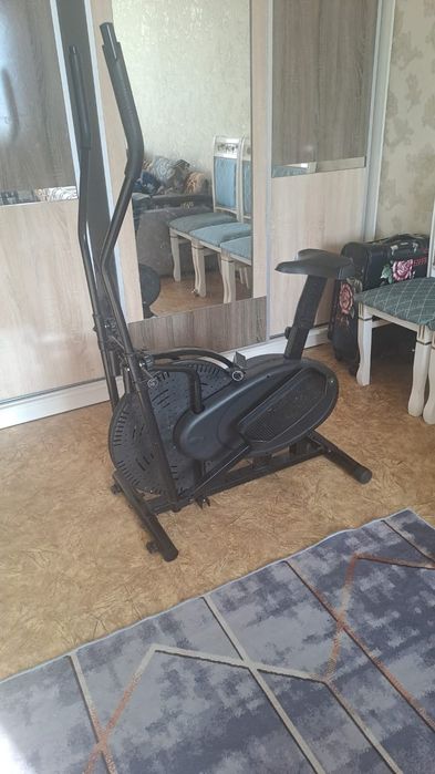 Тренажерный велосипед