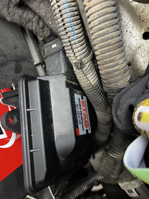Газов инжекцион 4 цилиндъра