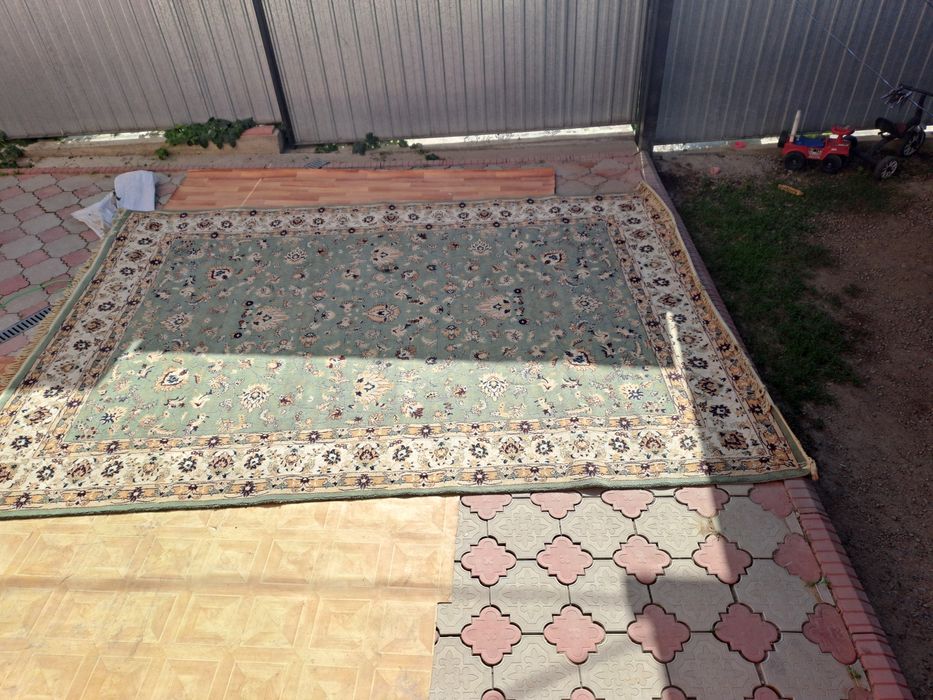 Продаётся ковры разных размеров