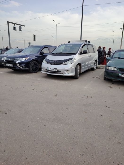 Авто Toyota естима