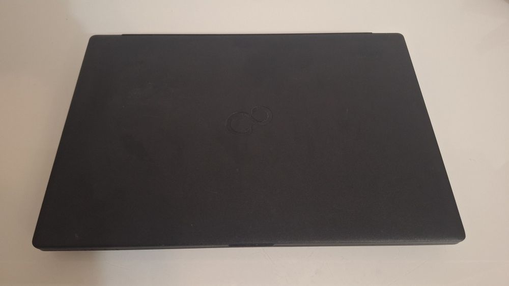Laptop Fujitsu Lifebook, i5-1035G1
