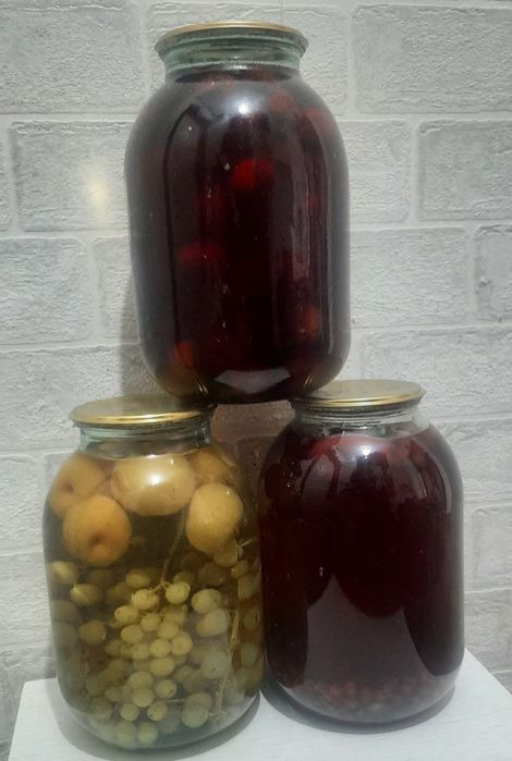 Салаты, компоты, маринады дачные