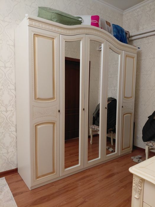 Продаю шкаф почти новый