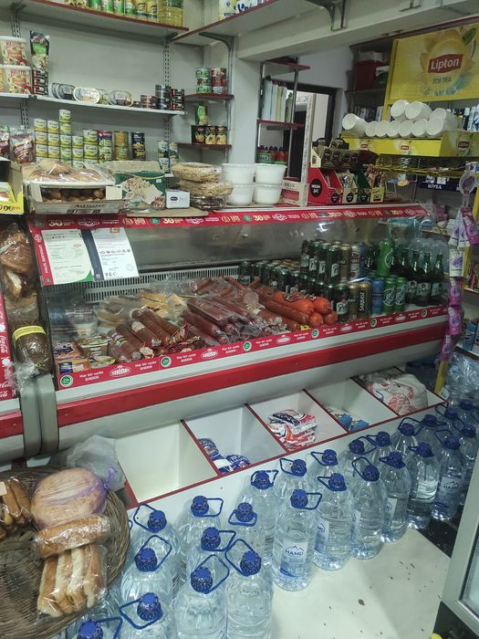 Продается  витриный холодильник