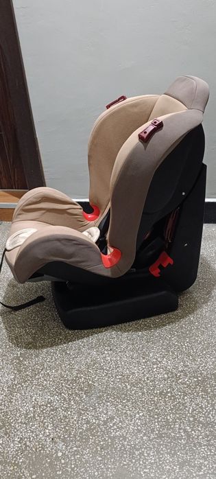 Продавам столче за кола cangaro