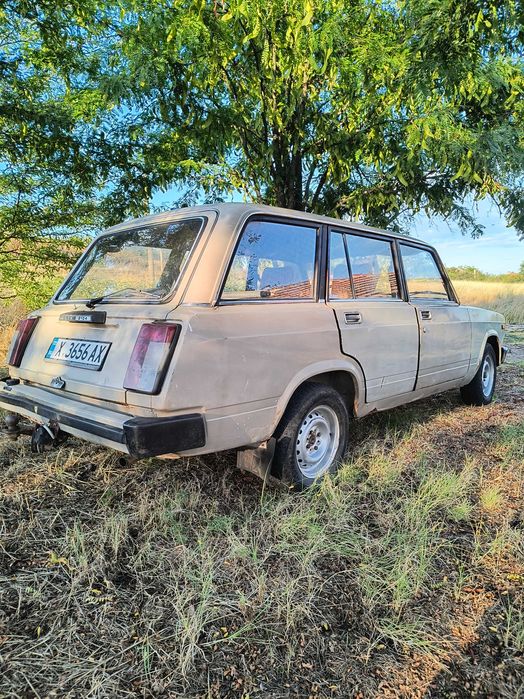 Автомобил Лада 2104