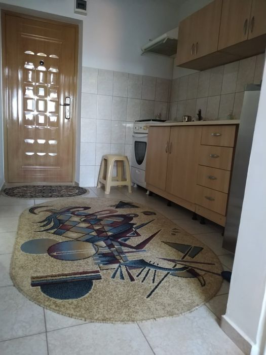 Închiriez garsonieră