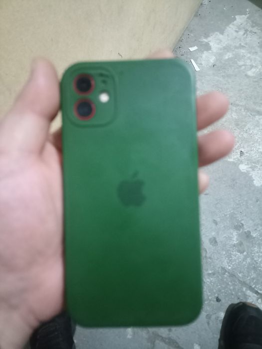 продам айфон 11 128гб